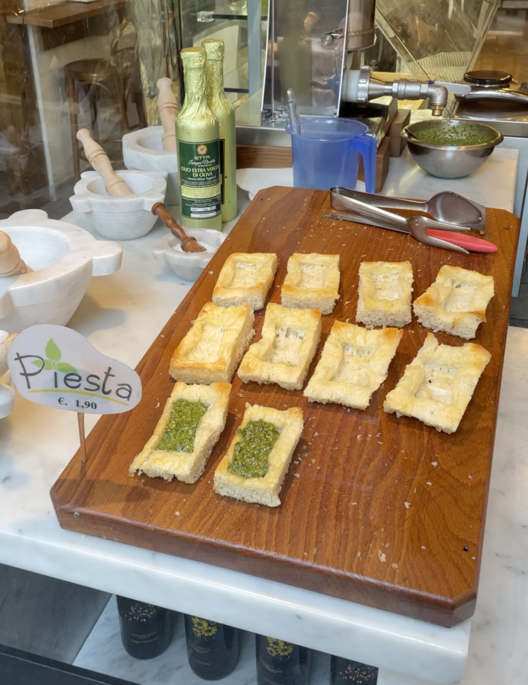 Pestobene original Pesto Genovese mit Focaccia